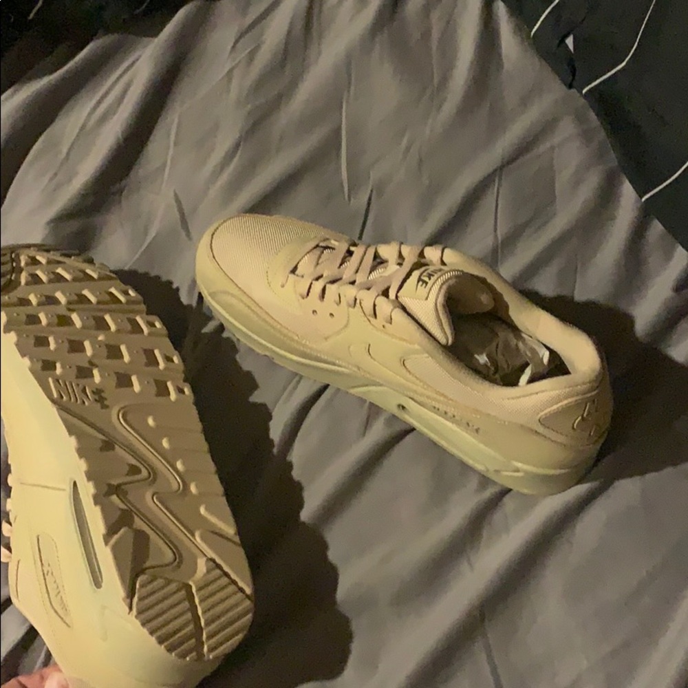 Tan airmaxes no box or tags.  Never worn